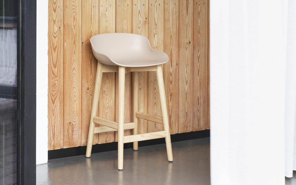 Hyg Barstool 65 cm Front Upholstery (Black & Black Oak)