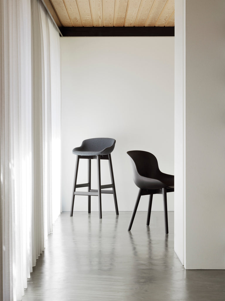 Hyg Barstool 65 cm Full Upholstery (Black Oak)