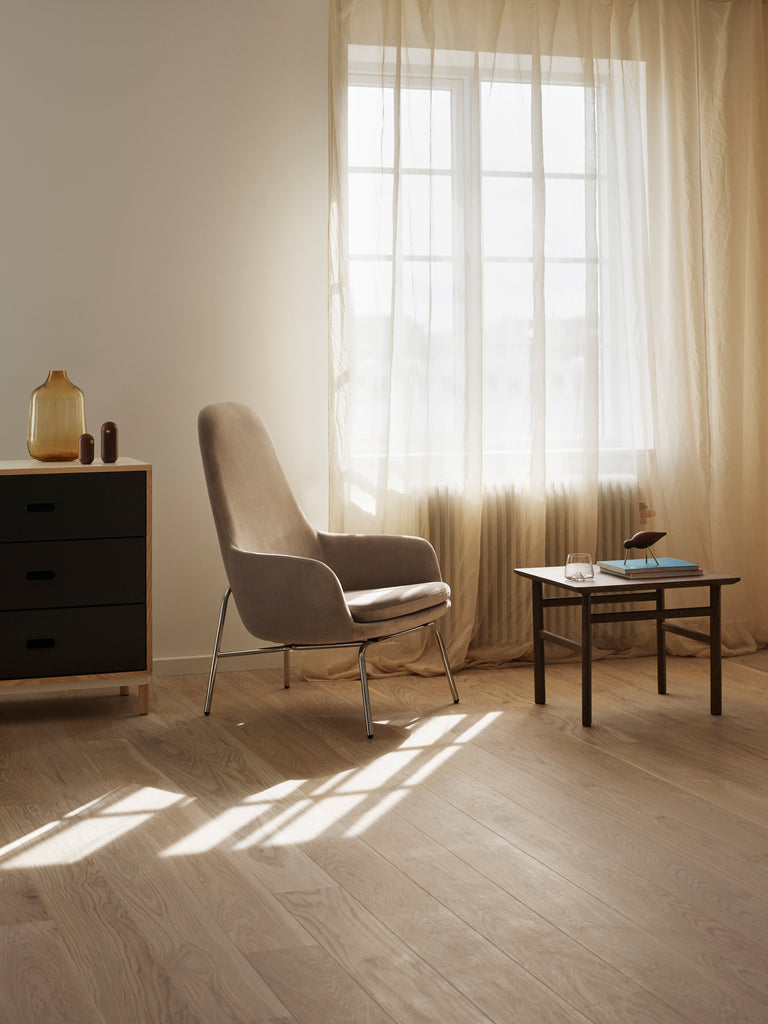 Era Lounge Chair High Black Oak