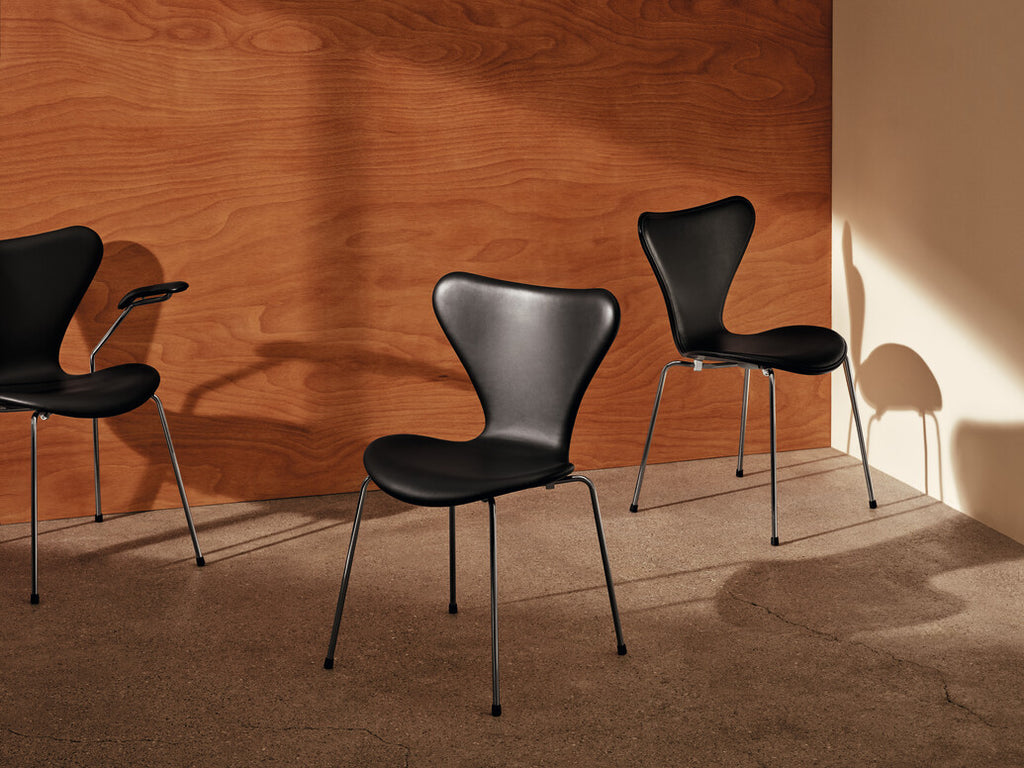 Series 7 chair, black leather, Fritz Hansen
