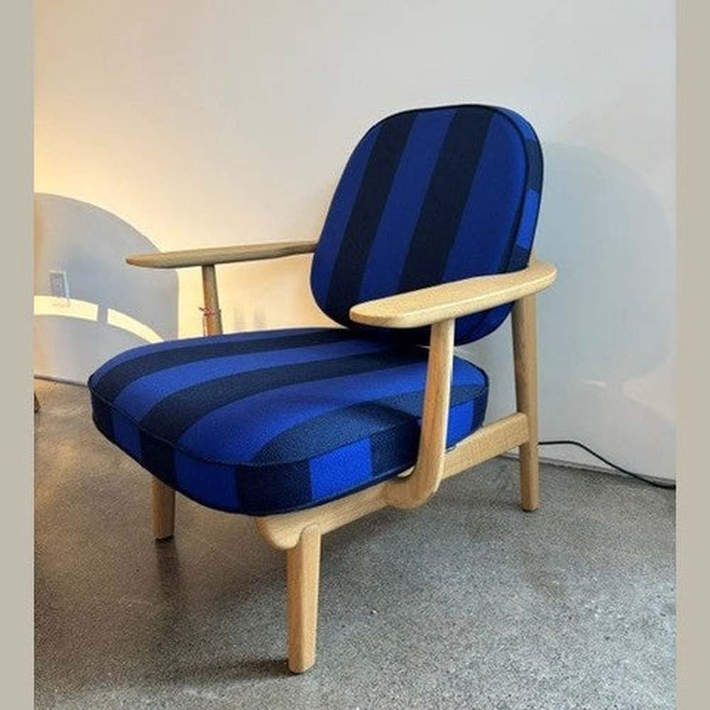 Fred™ lounge chair, blue stripe