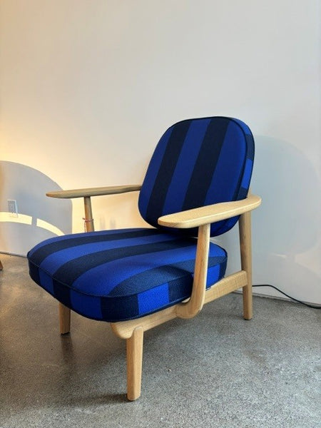 Fred™ lounge chair, blue stripe
