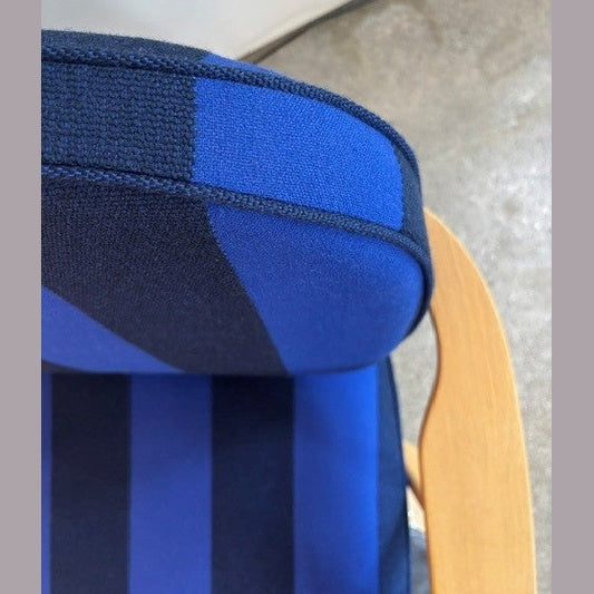 Fred™ lounge chair, blue stripe