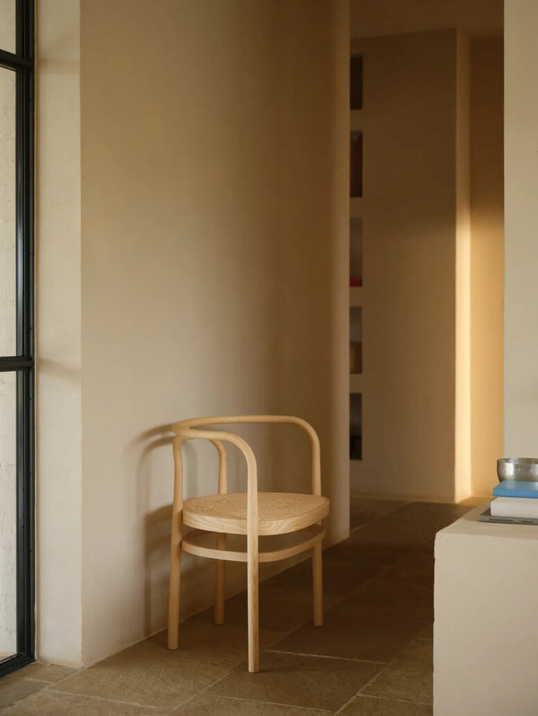 PK15 Chair in a room setting