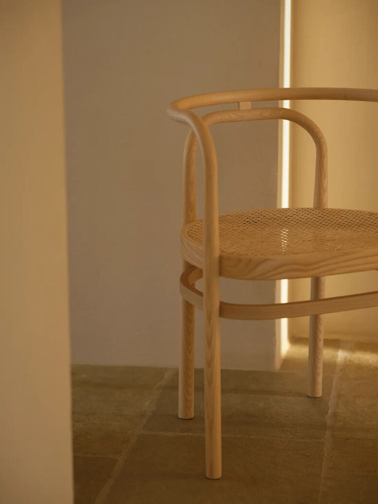 PK15 Chair in a room setting